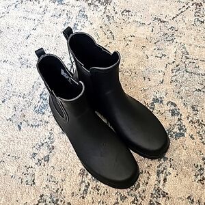 New Eddie Bauer, Hailey rain boots, Size 11